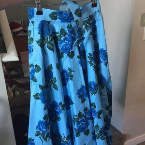 CLOSET CLEARANCE! Vixen Swing Skirt in Vintage Blue Rose print